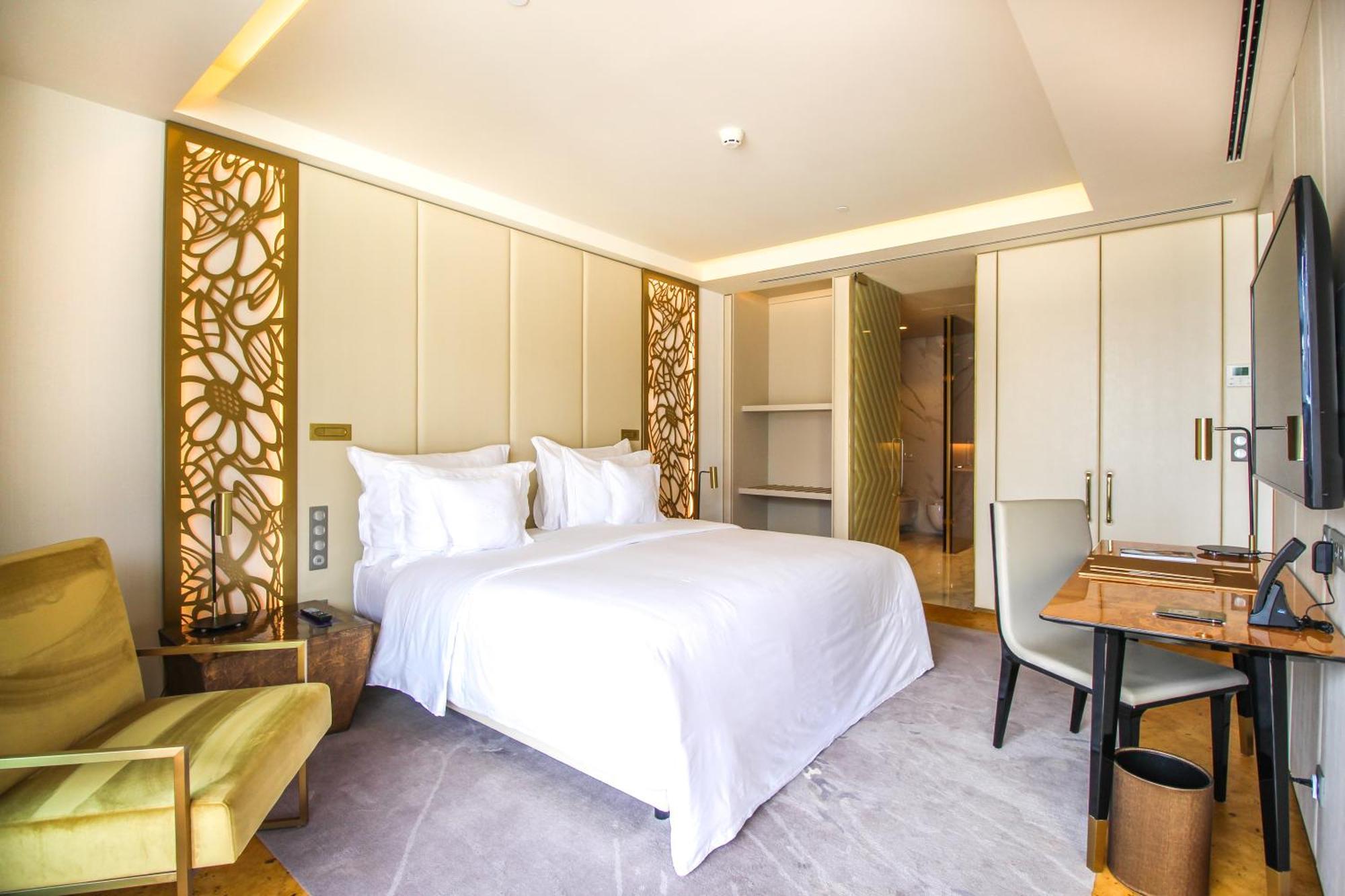 Savoy Palace - The Leading Hotels Of The World - Savoy Signature Фуншал Екстериор снимка Deluxe Room