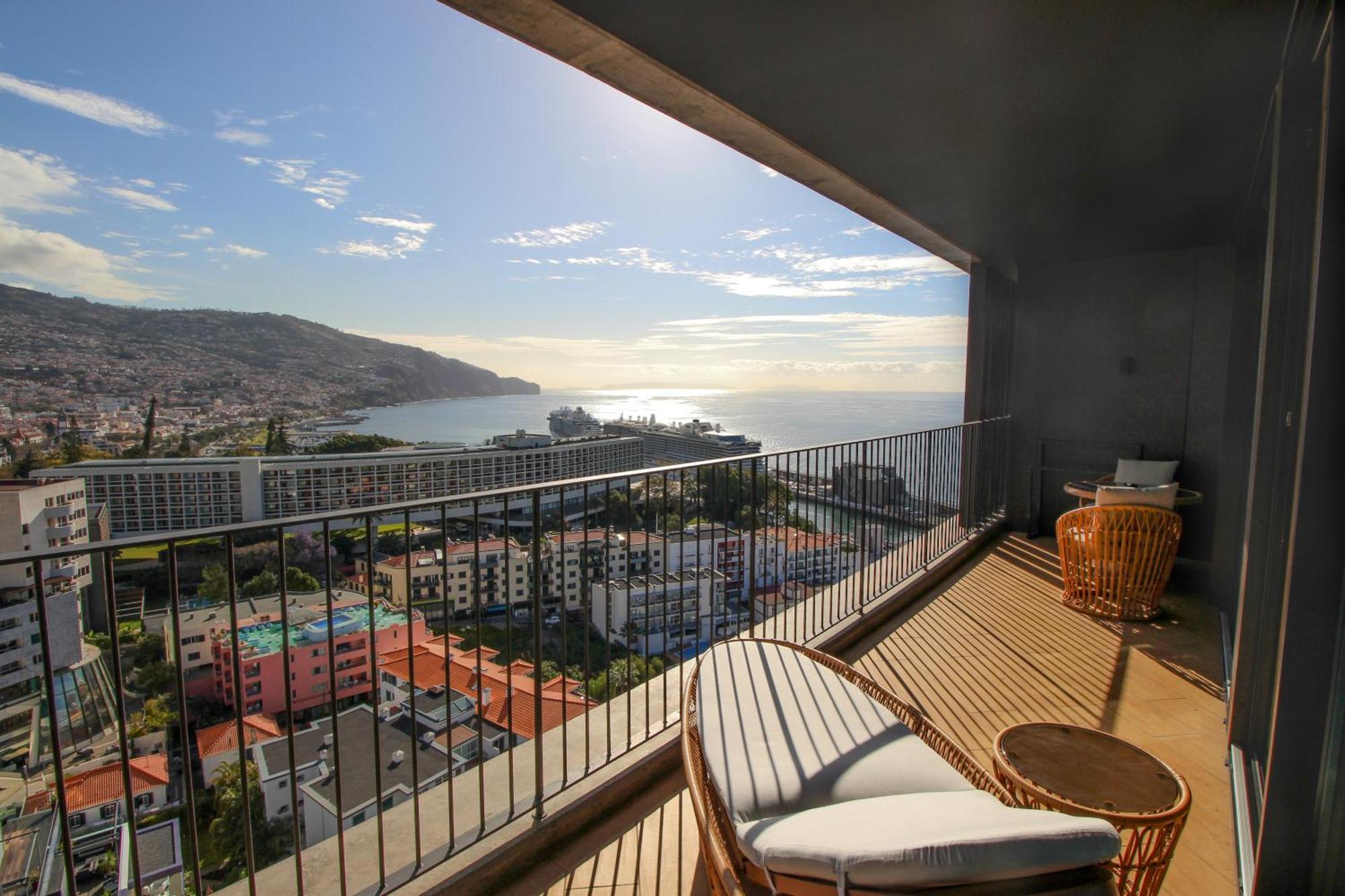 Savoy Palace - The Leading Hotels Of The World - Savoy Signature Фуншал Екстериор снимка A balcony in Monaco