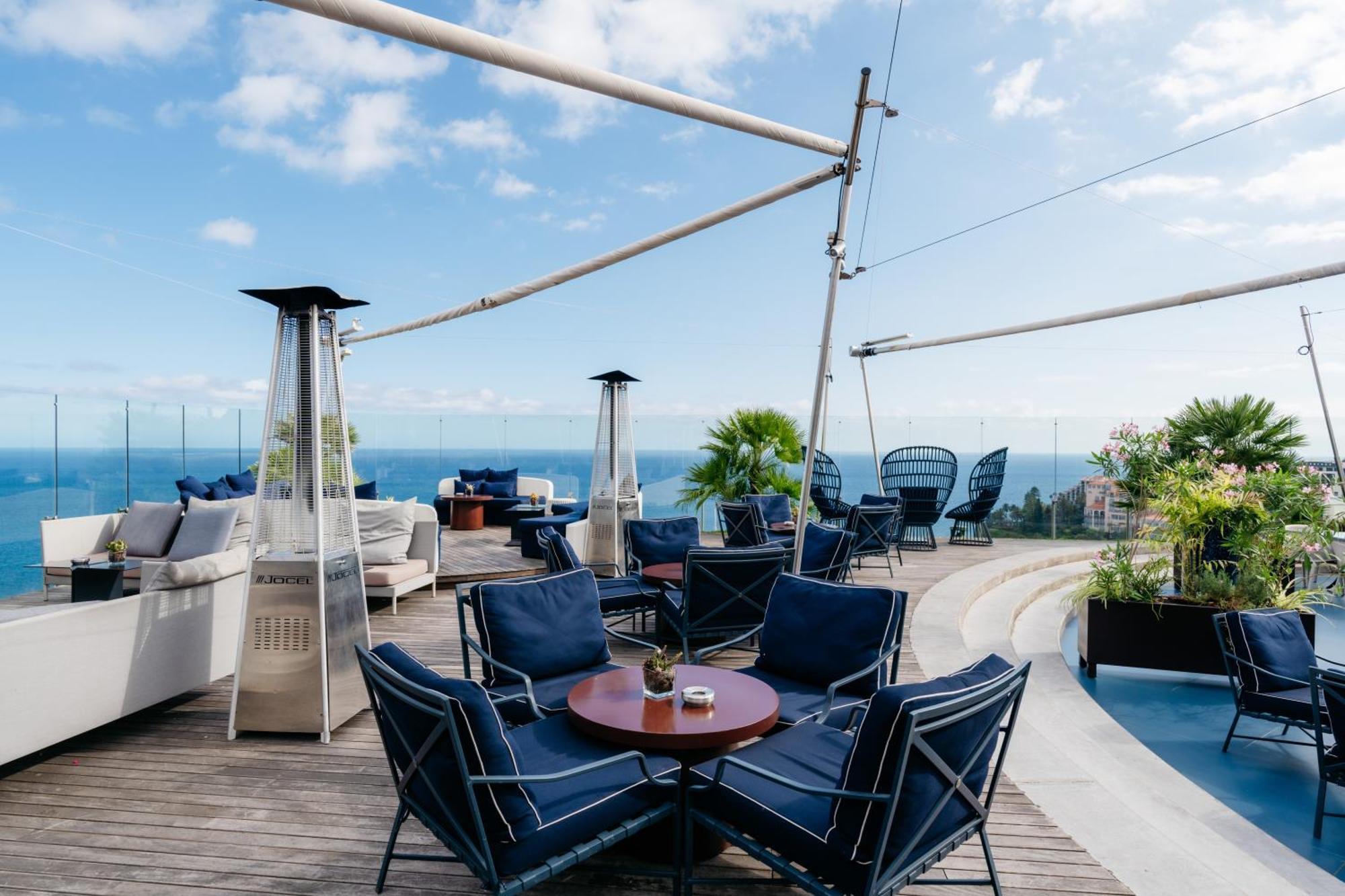 Savoy Palace - The Leading Hotels Of The World - Savoy Signature Фуншал Екстериор снимка Sky Bar