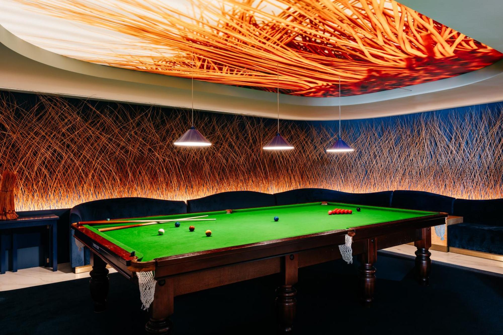 Savoy Palace - The Leading Hotels Of The World - Savoy Signature Фуншал Екстериор снимка The Snooker Room