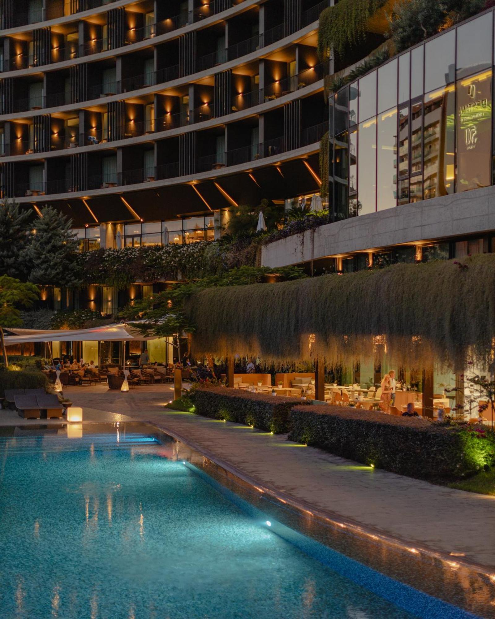 Savoy Palace - The Leading Hotels Of The World - Savoy Signature Фуншал Екстериор снимка The Pool at The Edition